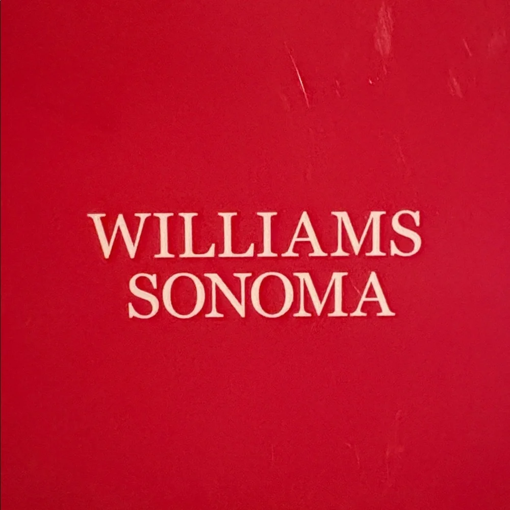 BNWT Williams Sonoma heart set napkin rings